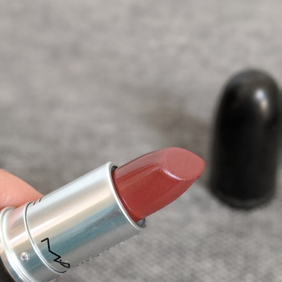 MAC Cosmetics "Baroque Boudoir" Red Lipstick - Picture 3 of 8